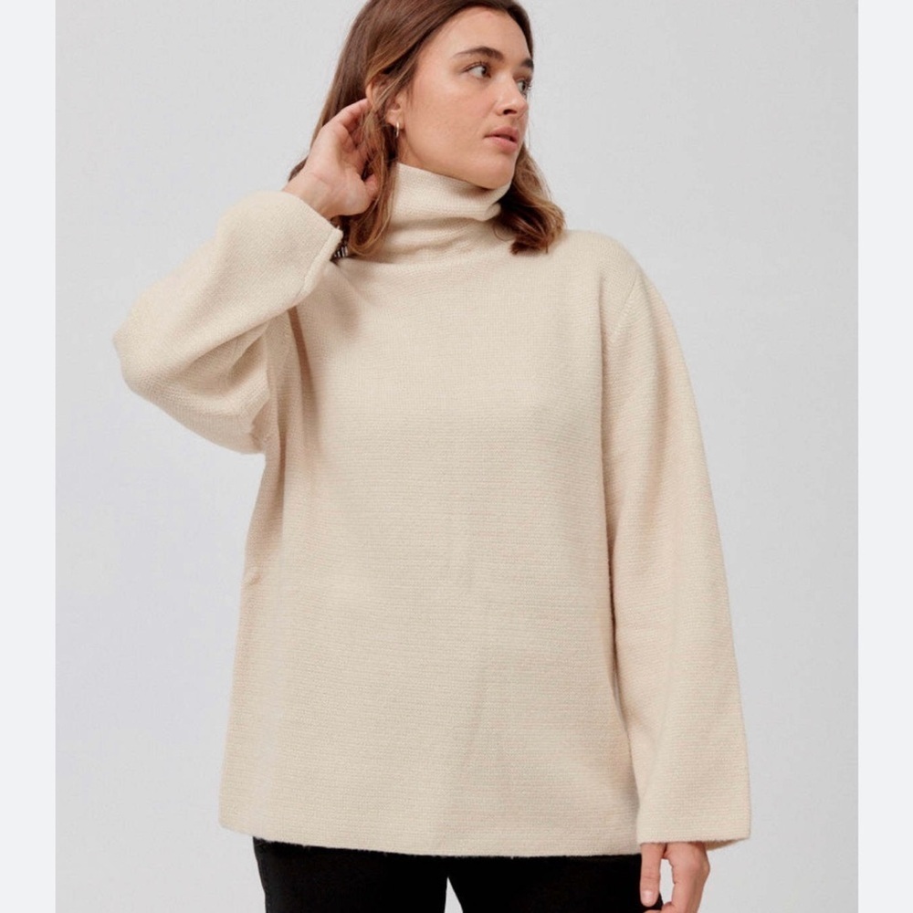 Baum und pferdgarten light beige turtleneck oversized knit pullover size M